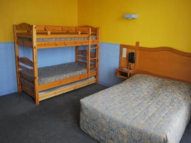 Logis Hotel & Restaurant - Le Normandie Caudebec en Caux Ruang foto