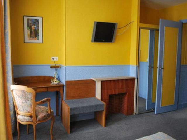 Logis Hotel & Restaurant - Le Normandie Caudebec en Caux Bagian luar foto