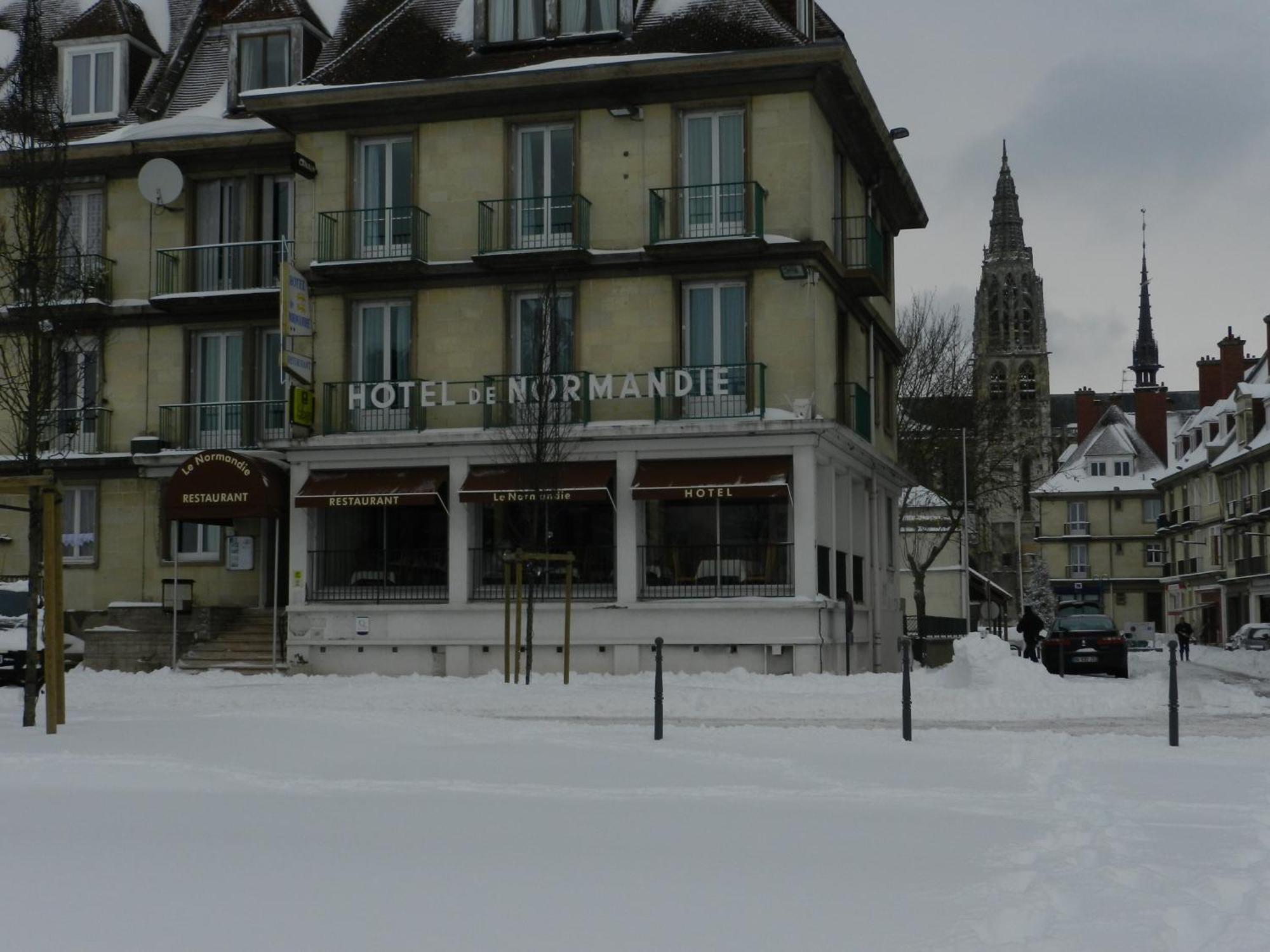 Logis Hotel & Restaurant - Le Normandie Caudebec en Caux Bagian luar foto